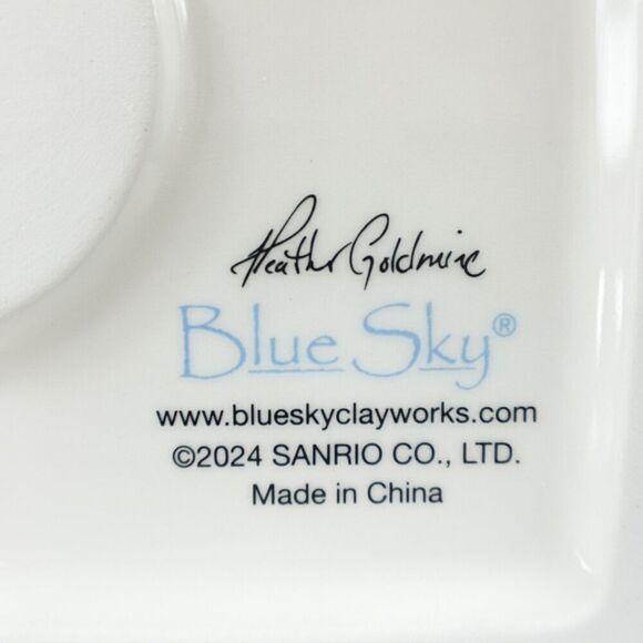 Blue Sky Hello Kitty Handcrafted Ceramic Sweet Shoppe Candle House - Picture 16 of 16